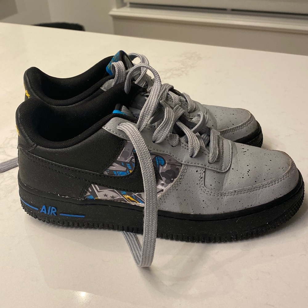 Graffiti airforce ones US 4 GENTLY USED boys